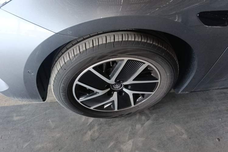 Used BYD Qin L 2025 DM-i Smart Drive 120KM Superior Model Exterior 4