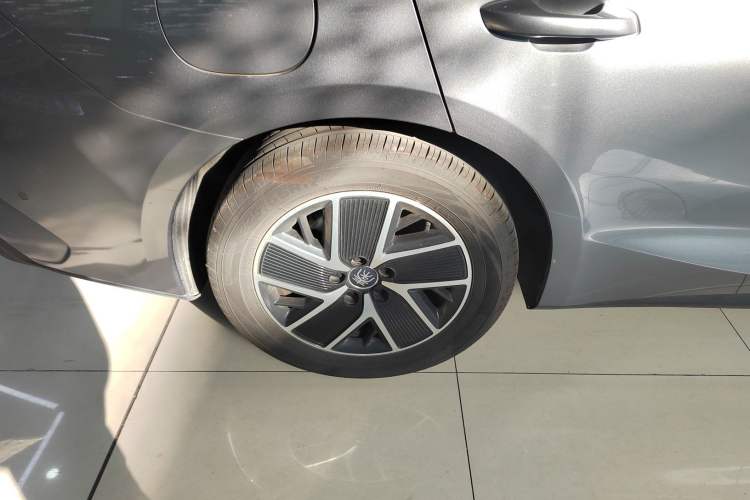 Used BYD Qin L 2025 DM-i Smart Drive 120KM Superior Model Exterior 4