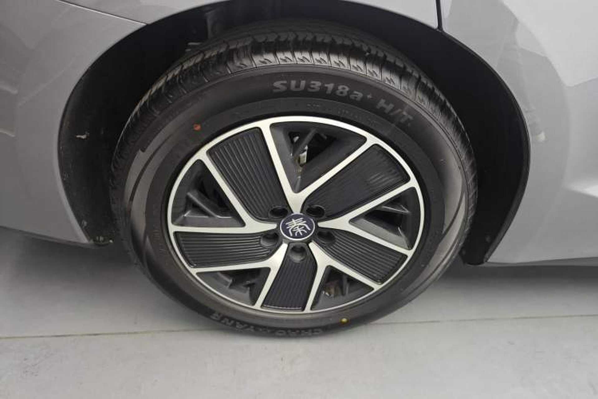 Used BYD Qin L 2025 DM-i Smart Drive 120KM Superior Model Exterior 5