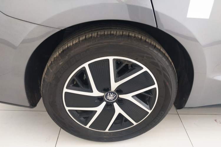 Used BYD Qin L 2025 DM-i Smart Drive 120KM Superior Model Exterior 5