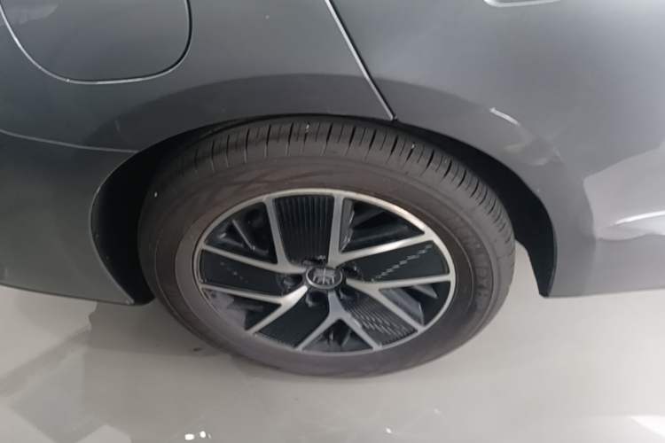Used BYD Qin L 2025 DM-i Smart Drive 120KM Leading Model Exterior 5