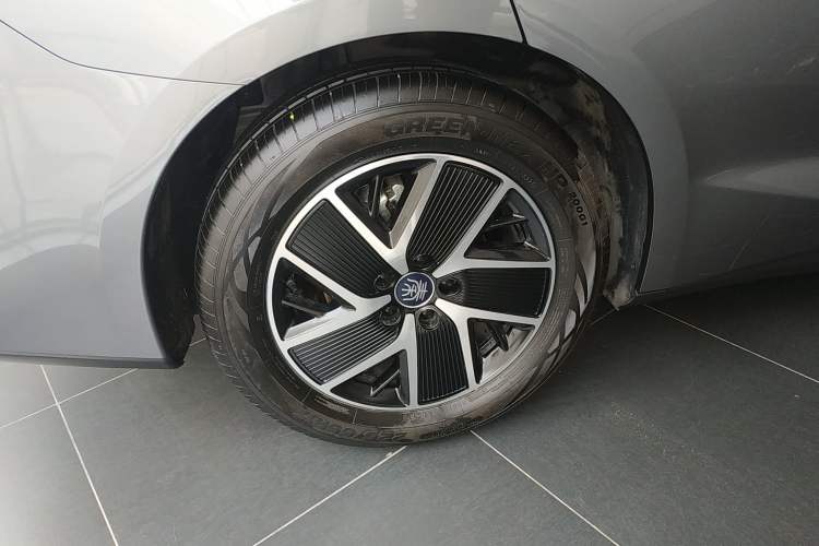Used BYD Qin L 2025 DM-i Smart Drive 120KM Leading Model Exterior 5