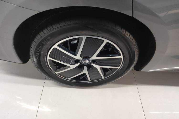 Used BYD Qin L 2025 DM-i Smart Drive 120KM Superior Model Exterior 5