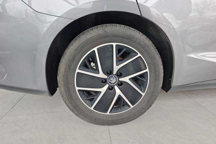 Used BYD Qin L 2025 DM-i Smart Drive 120KM Superior Model Exterior 5