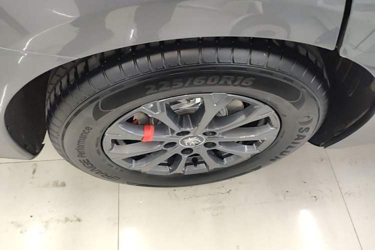 Used BYD Qin L 2025 DM-i Smart Drive 80KM Leading Model Exterior 5