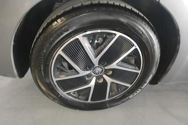Used BYD Qin L 2025 DM-i Smart Drive 120KM Superior Model Exterior 5
