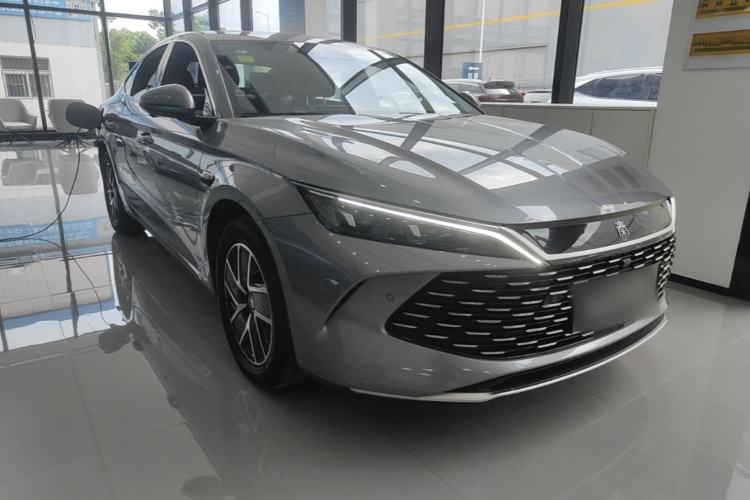 Used BYD Qin L 2025 DM-i Smart Drive 120KM Superior Model Front Right 45 Deg