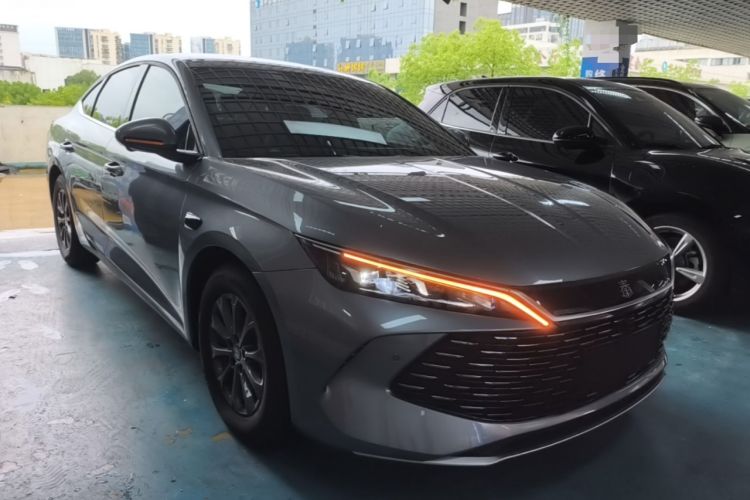Used BYD Qin L 2025 DM-i Smart Drive 80KM Leading Model Front Right 45 Deg