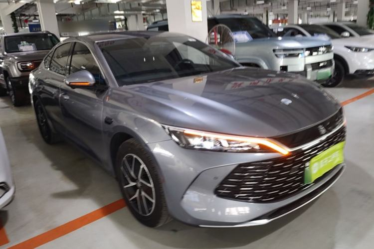 Used BYD Qin L 2025 DM-i Smart Drive 120KM Leading Model Front Right 45 Deg