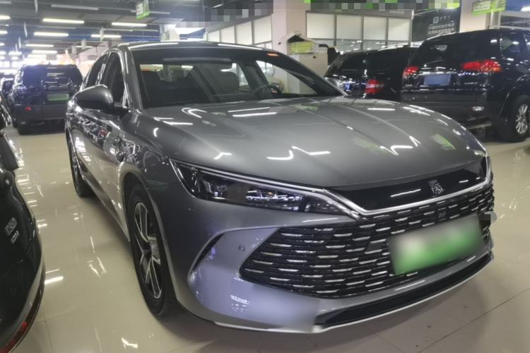 Used BYD Qin L 2025 DM-i Smart Drive 120KM Superior Model Front Right 45 Deg