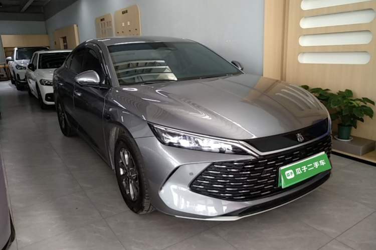 Used BYD Qin L 2025 DM-i Smart Drive 80KM Leading Model Front Right 45 Deg
