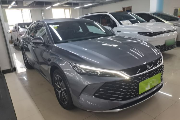 Used BYD Qin L 2025 DM-i Smart Drive 120KM Superior Model Front Right 45 Deg
