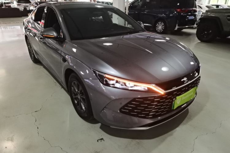 Used BYD Qin L 2025 DM-i Smart Drive 80KM Leading Model Front Right 45 Deg