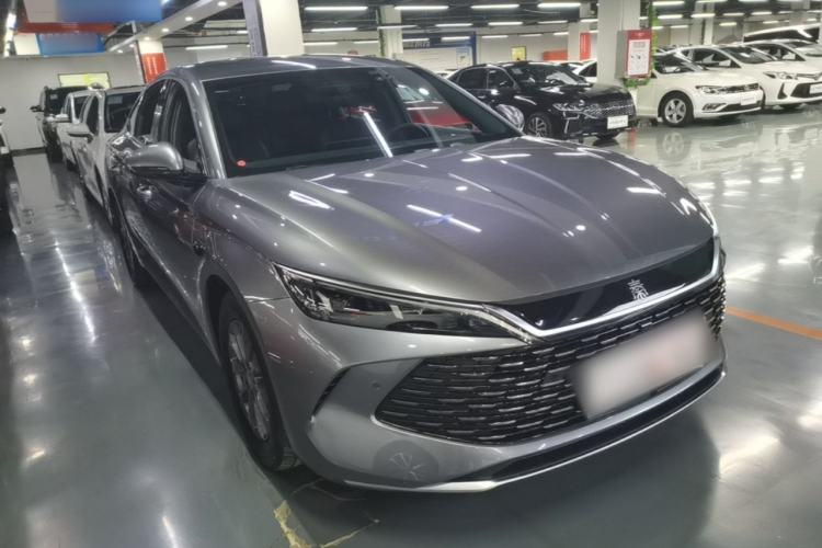 Used BYD Qin L 2025 DM-i Smart Drive 80KM Leading Model Front Right 45 Deg