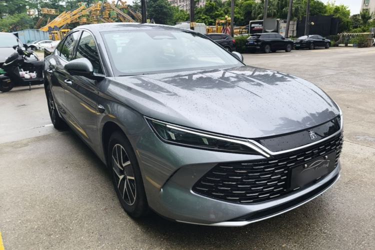 Used BYD Qin L 2025 DM-i Smart Drive 120KM Leading Model Front Right 45 Deg