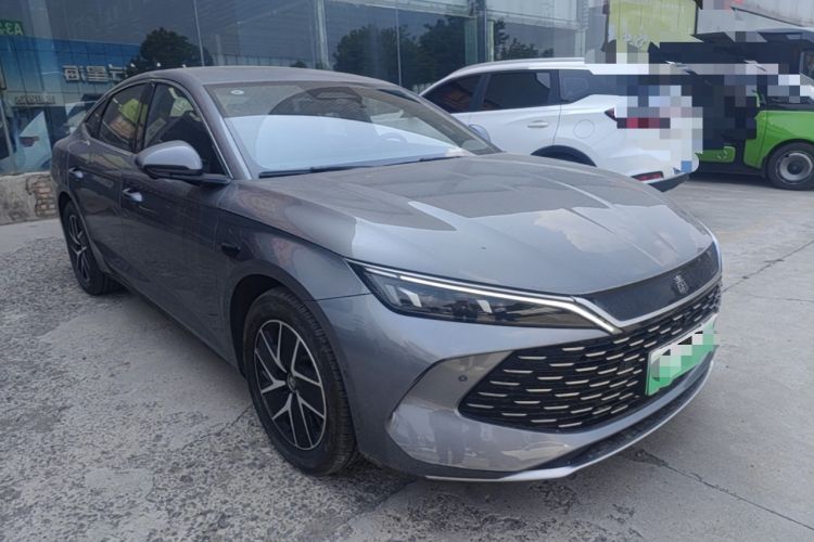 Used BYD Qin L 2025 DM-i Smart Drive 120KM Superior Model Front Right 45 Deg