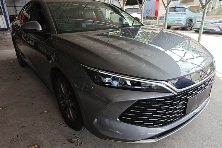 Used BYD Qin L 2025 DM-i Smart Drive 80KM Leading Model Front Right 45 Deg