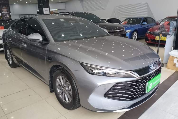 Used BYD Qin L 2025 DM-i Smart Drive 80KM Leading Model Front Right 45 Deg