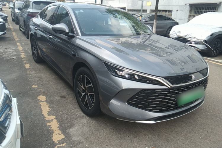 Used BYD Qin L 2025 DM-i Smart Drive 120KM Superior Model Front Right 45 Deg