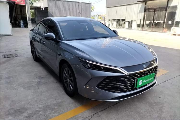 Used BYD Qin L 2025 DM-i Smart Drive 80KM Leading Model Front Right 45 Deg