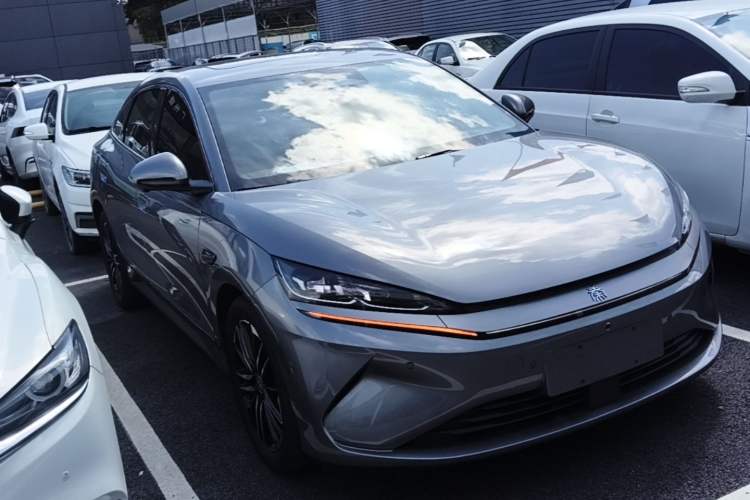 Used BYD Qin L 2025 EV 545KM Excellence Edition Front Right 45 Deg