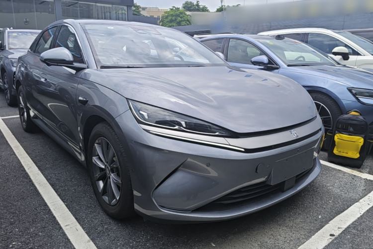 Used BYD Qin L 2025 EV 545KM Beyond Version Front Right 45 Deg