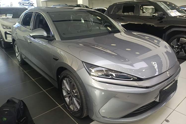Used BYD Qin L 2025 EV 545KM Beyond Version Front Right 45 Deg