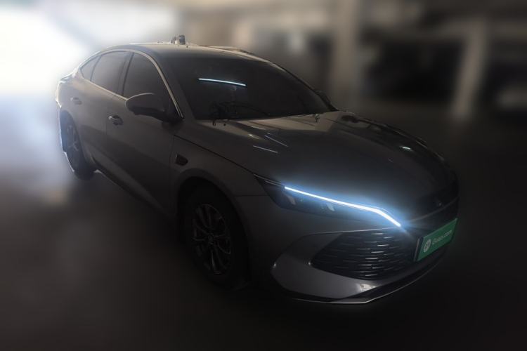 Used BYD Qin L 2025 DM-i Smart Drive 80KM Leading Model Front Right 45 Deg
