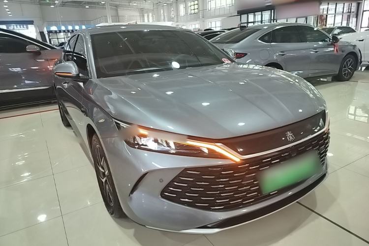 Used BYD Qin L 2025 DM-i Smart Drive 120KM Leading Model Front Right 45 Deg