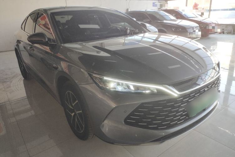 Used BYD Qin L 2025 DM-i Smart Drive 120KM Superior Model Front Right 45 Deg