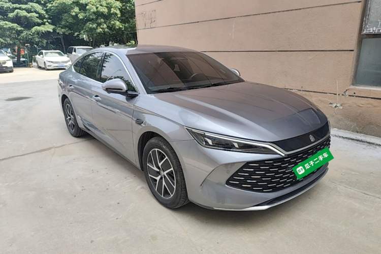 Used BYD Qin L 2025 DM-i Smart Drive 120KM Leading Model Front Right 45 Deg