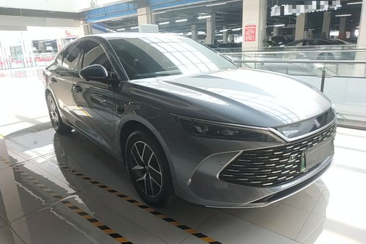 Used BYD Qin L 2025 DM-i Smart Drive 120KM Superior Model Front Right 45 Deg