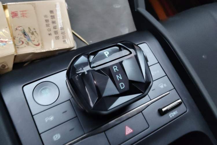Used BYD Qin L 2025 DM-i Smart Drive 120KM Leading Model Gear Lever