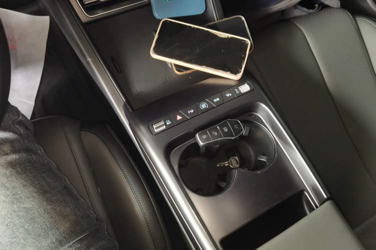 Used BYD Qin L 2025 EV 470KM Leading Edition Gear Lever