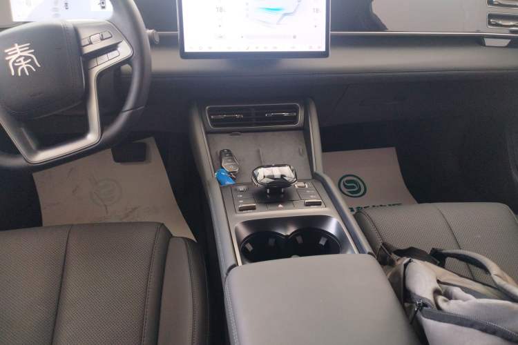 Used BYD Qin L 2025 DM-i Smart Drive 120KM Superior Model Gear Lever