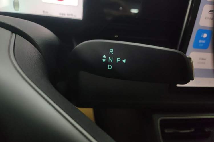 Used BYD Qin L 2025 EV 470KM Leading Edition Gear Lever