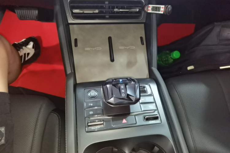 Used BYD Qin L 2025 DM-i Smart Drive 80KM Leading Model Gear Lever