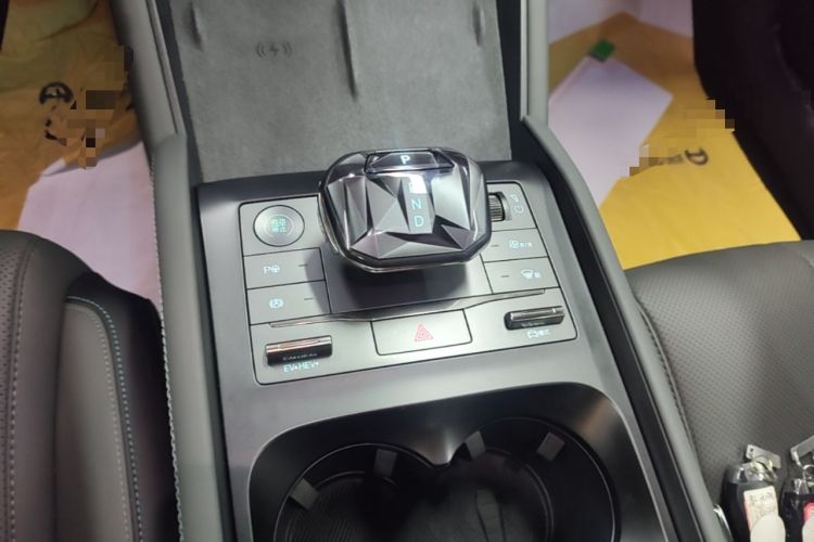 Used BYD Qin L 2025 DM-i Smart Drive 120KM Superior Model Gear Lever