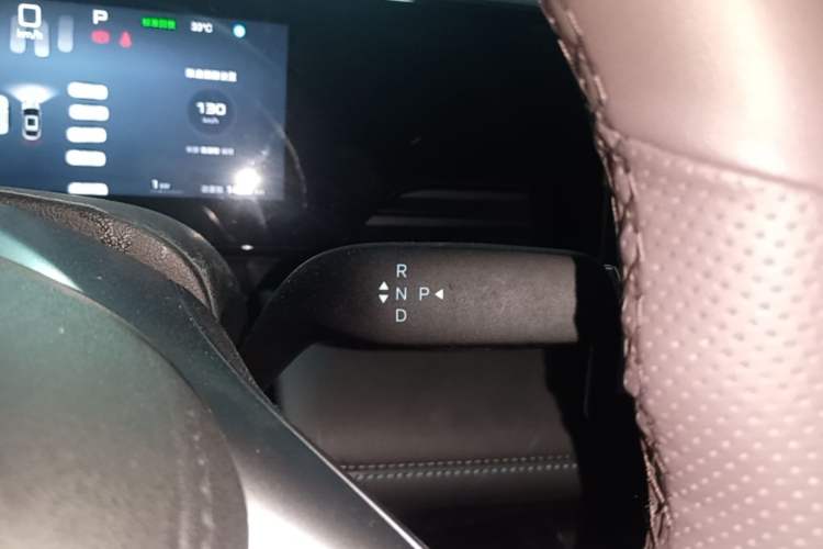 Used BYD Qin L 2025 EV 470KM Leading Edition Gear Lever