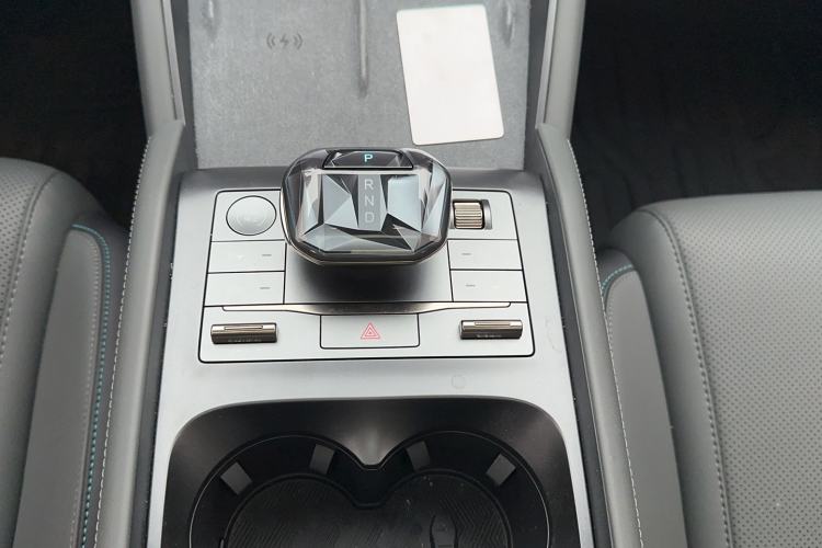 Used BYD Qin L 2025 DM-i Smart Drive 120KM Superior Model Gear Lever