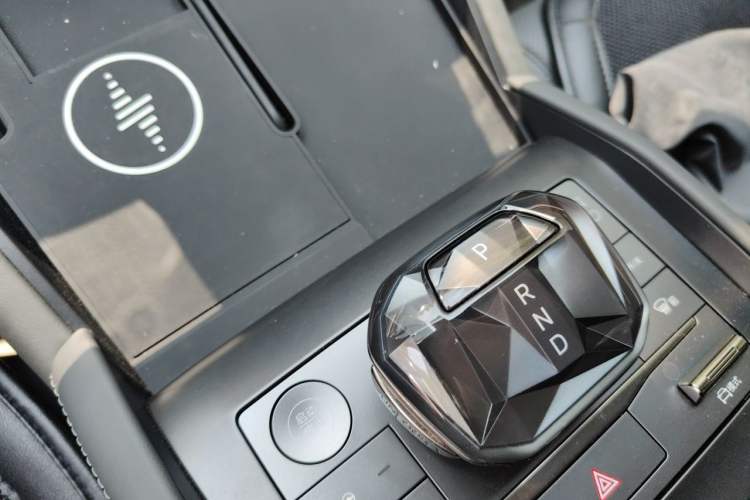 Used BYD Qin L 2025 DM-i Smart Drive 80KM Superior Model Gear Lever