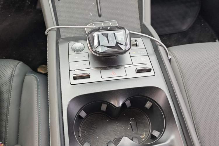 Used BYD Qin L 2025 DM-i Smart Drive 120KM Leading Model Gear Lever