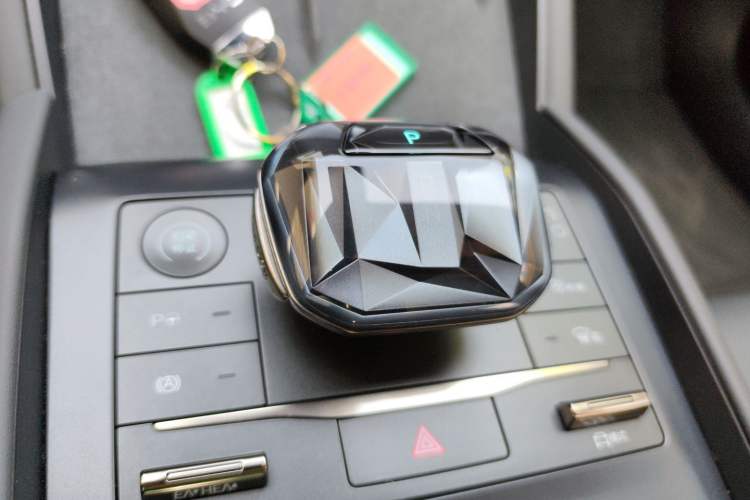 Used BYD Qin L 2025 DM-i Smart Drive 120KM Superior Model Gear Lever