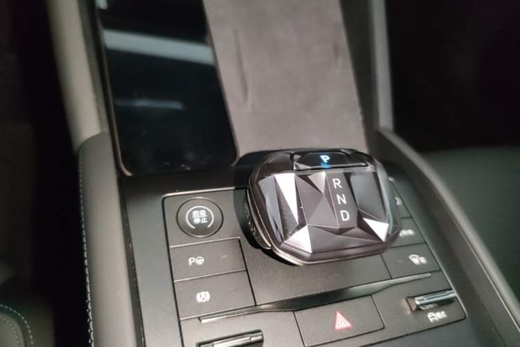 Used BYD Qin L 2025 DM-i Smart Drive 120KM Superior Model Gear Lever