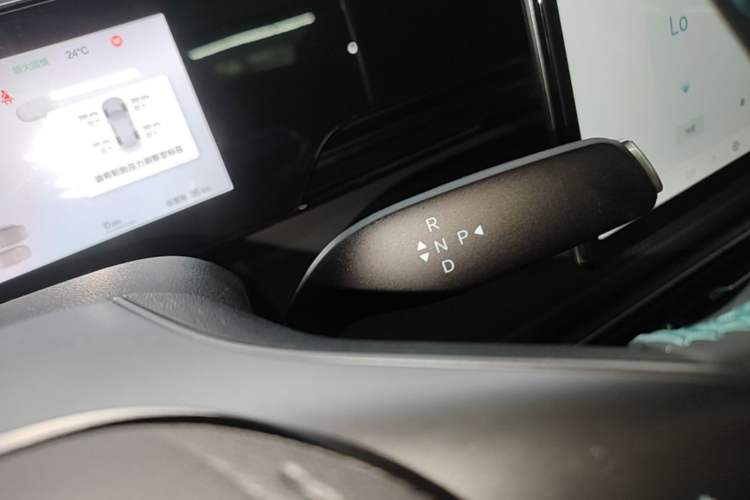 Used BYD Qin L 2025 EV 470KM Leading Edition Gear Lever