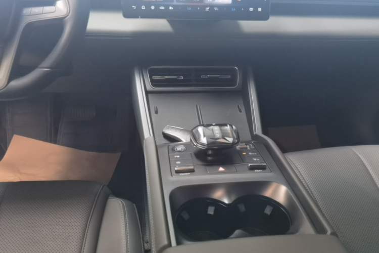 Used BYD Qin L 2025 DM-i Smart Drive 80KM Leading Model Gear Lever