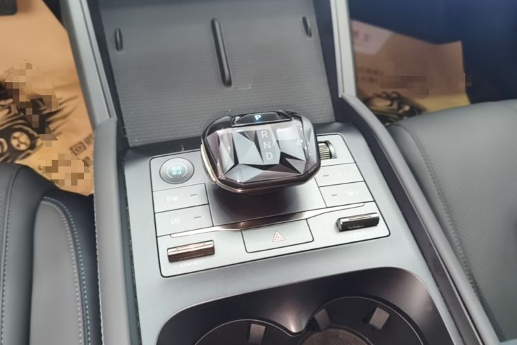Used BYD Qin L 2025 DM-i Smart Drive 80KM Leading Model Gear Lever