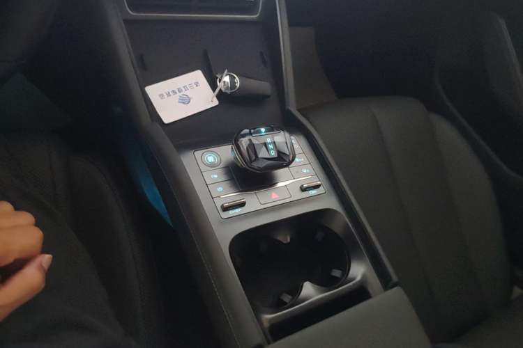 Used BYD Qin L 2025 DM-i Smart Drive 120KM Leading Model Gear Lever