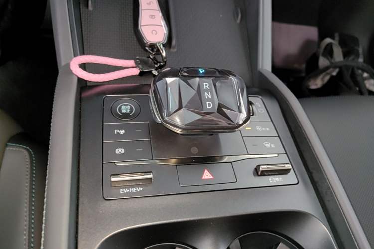 Used BYD Qin L 2025 DM-i Smart Drive 80KM Leading Model Gear Lever