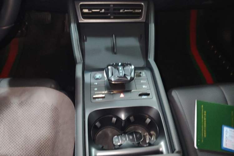 Used BYD Qin L 2025 DM-i Smart Drive 80KM Leading Model Gear Lever